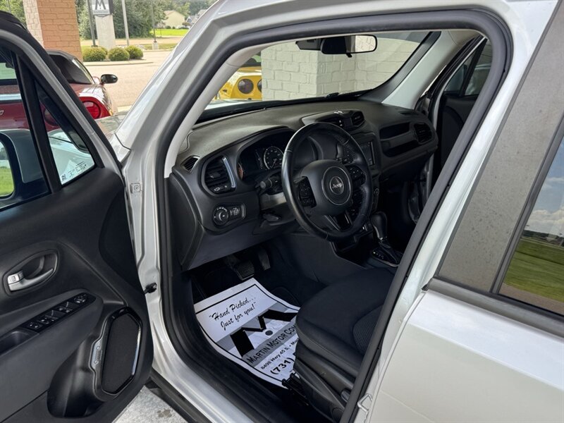 2020 Jeep Renegade Altitude - Photo 2 - Martin, TN 38237
