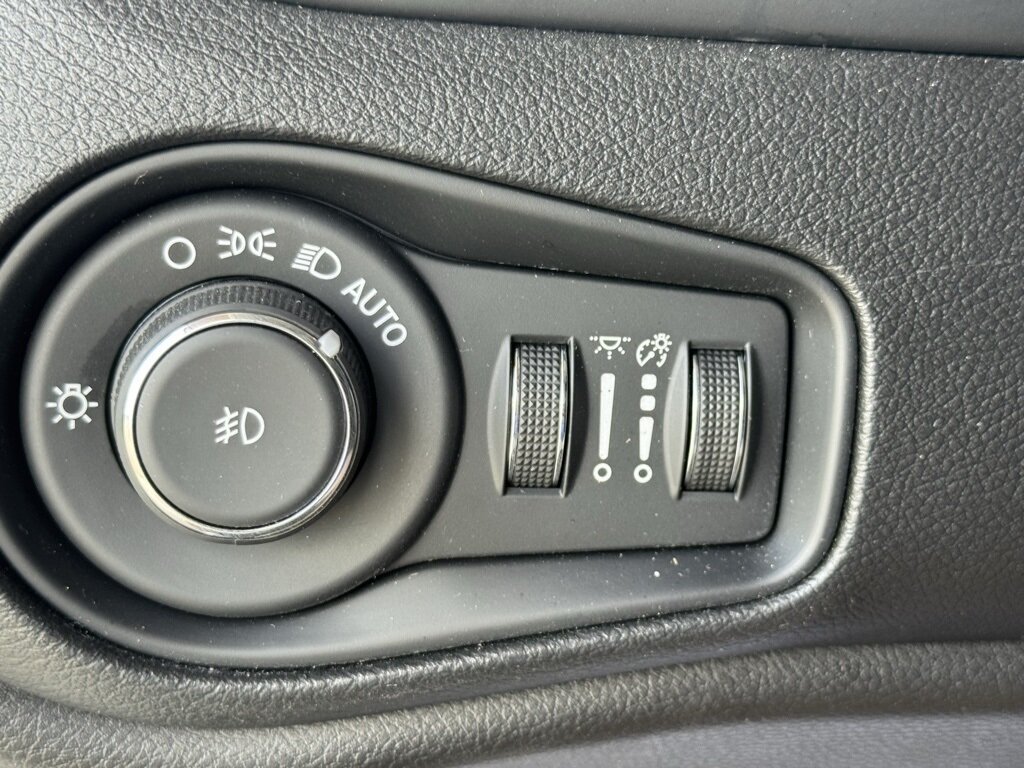 2020 Jeep Renegade Altitude - Photo 29 - Martin, TN 38237