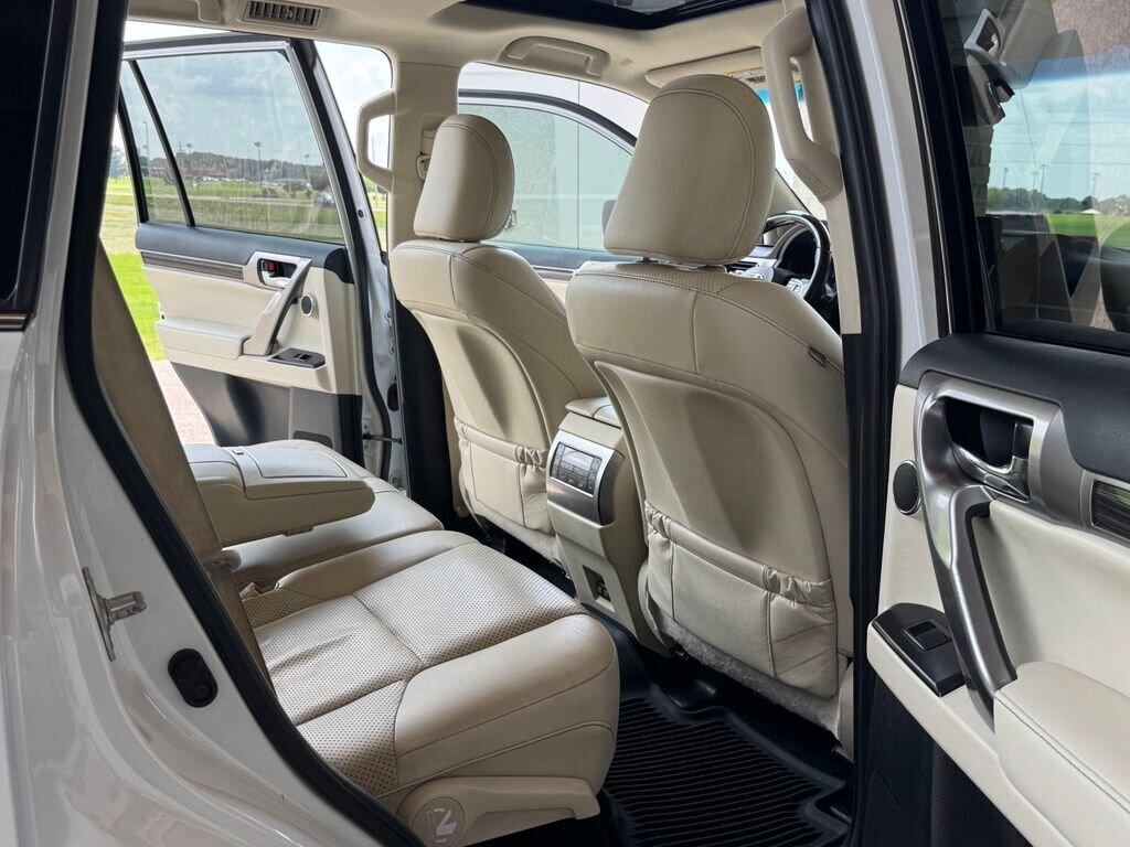 2022 Lexus GX 460 460 Luxury - Photo 42 - Martin, TN 38237