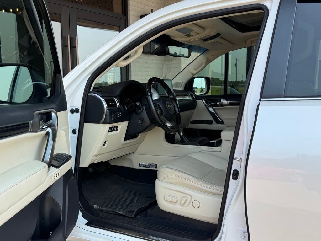 2022 Lexus GX 460 460 Luxury - Photo 51 - Martin, TN 38237