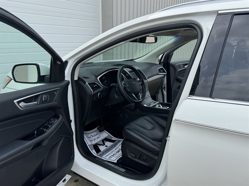 2020 Ford Edge Titanium - Photo 2 - Martin, TN 38237