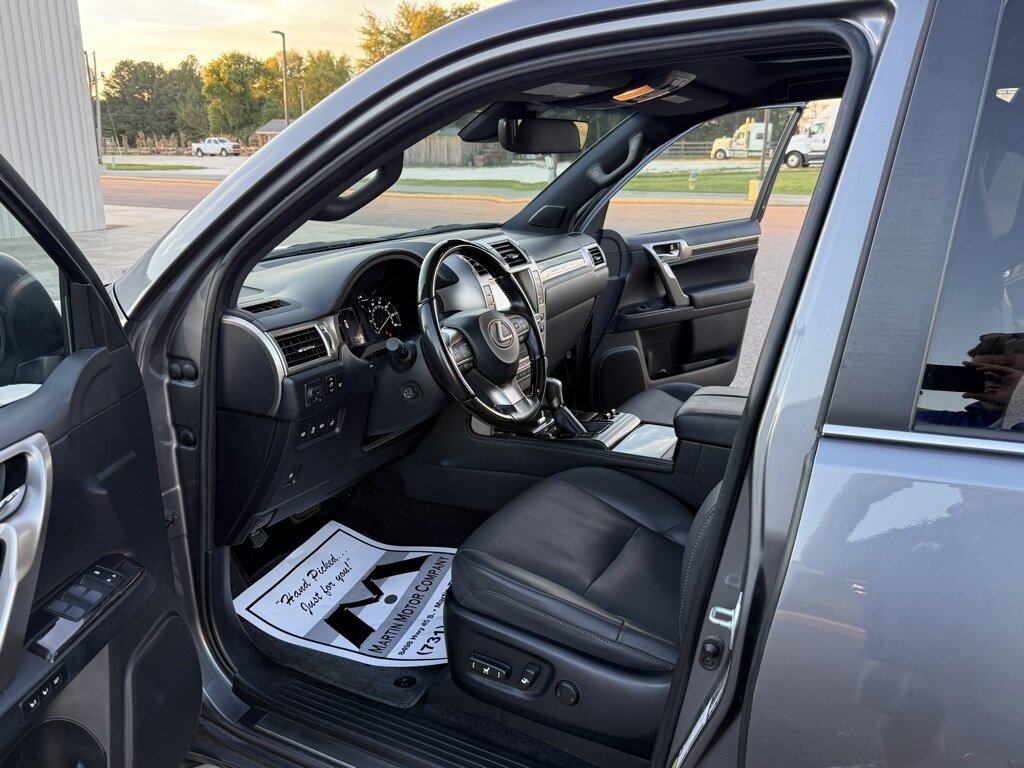 2021 Lexus GX 460 Premium photo 2