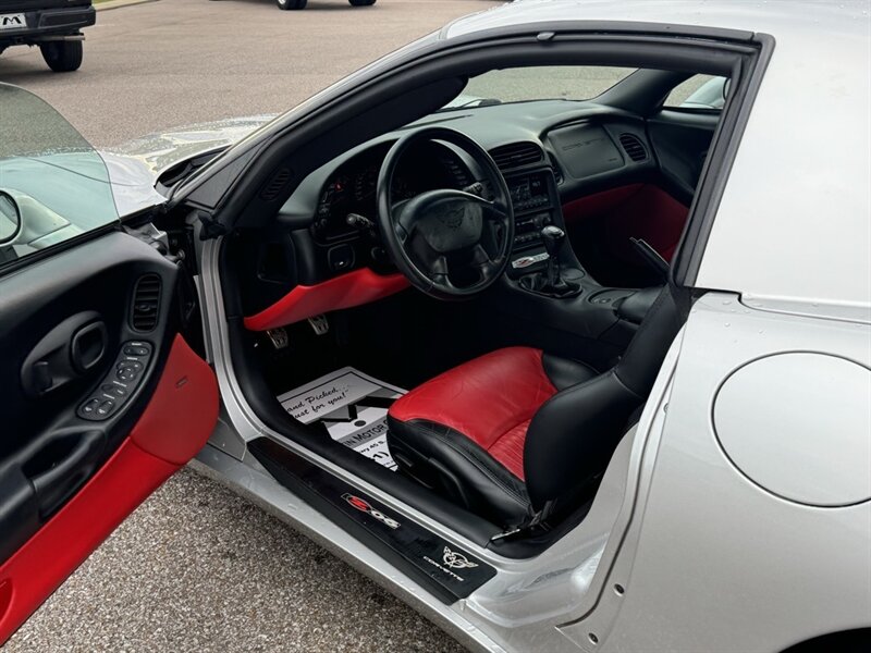 2003 Chevrolet Corvette Z06 Hardtop   - Photo 2 - Martin, TN 38237