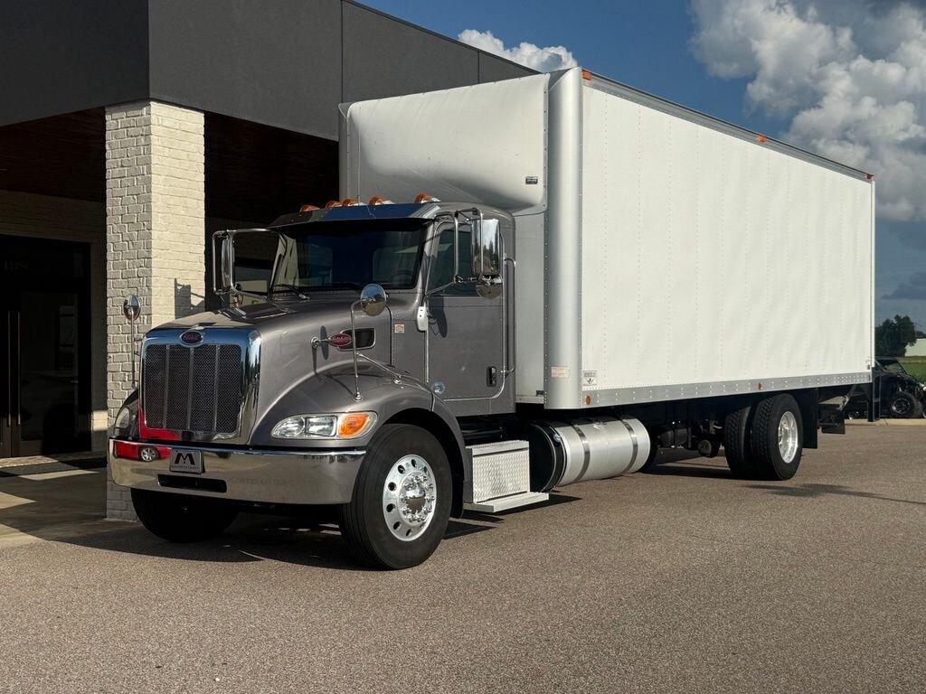 2020 Peterbilt 337 BOX   - Photo 11 - Martin, TN 38237