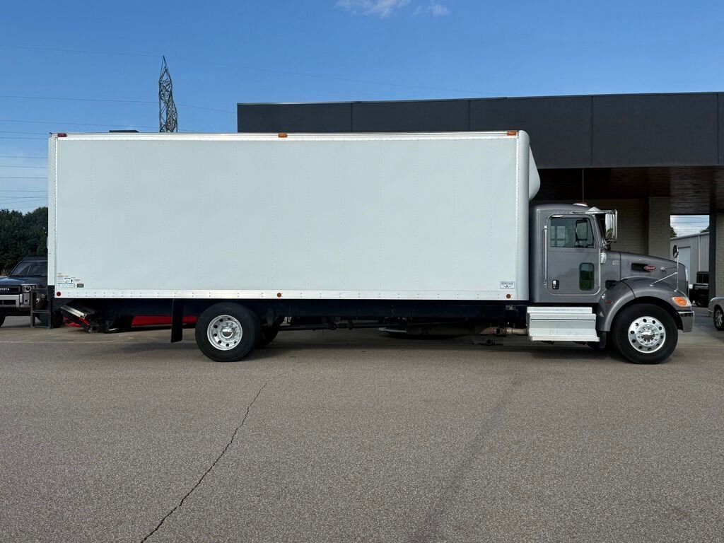 2020 Peterbilt 337 BOX   - Photo 7 - Martin, TN 38237
