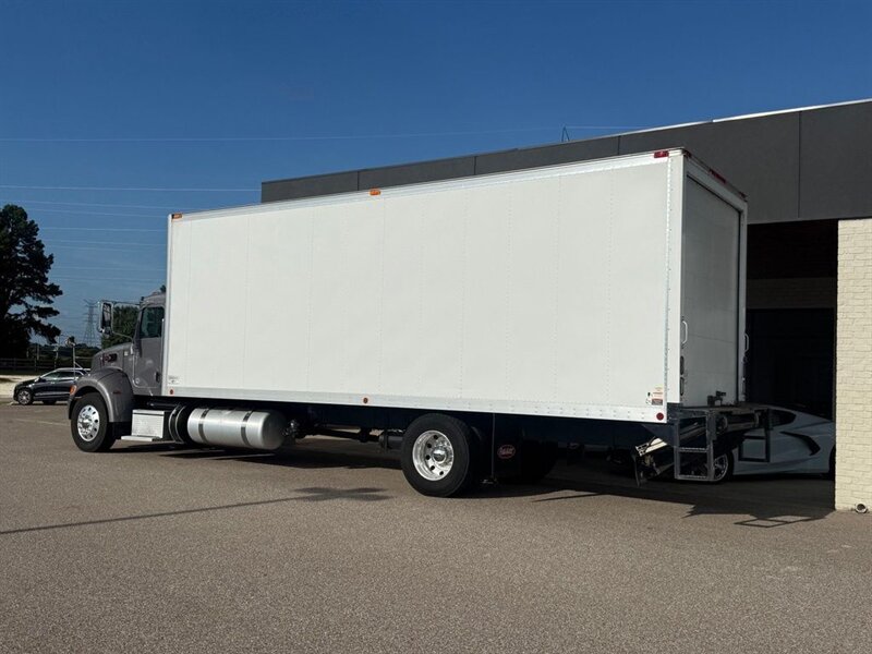2020 Peterbilt 337 BOX   - Photo 4 - Martin, TN 38237
