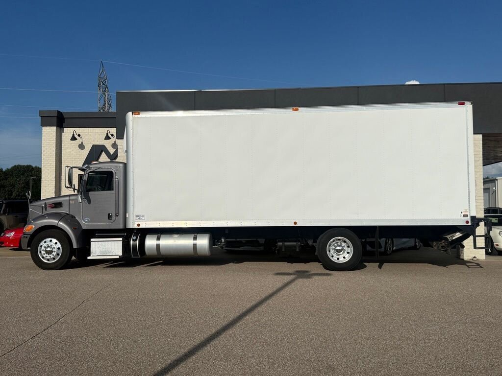 2020 Peterbilt 337 BOX   - Photo 5 - Martin, TN 38237