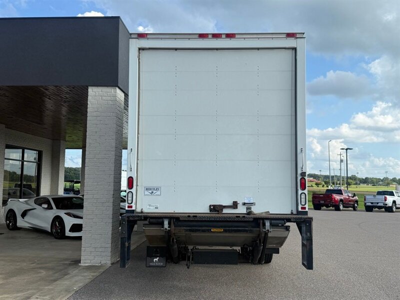 2020 Peterbilt 337 BOX   - Photo 3 - Martin, TN 38237
