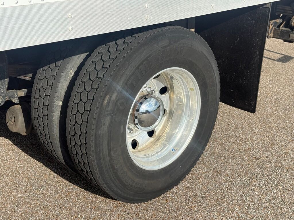 2020 Peterbilt 337 BOX   - Photo 15 - Martin, TN 38237