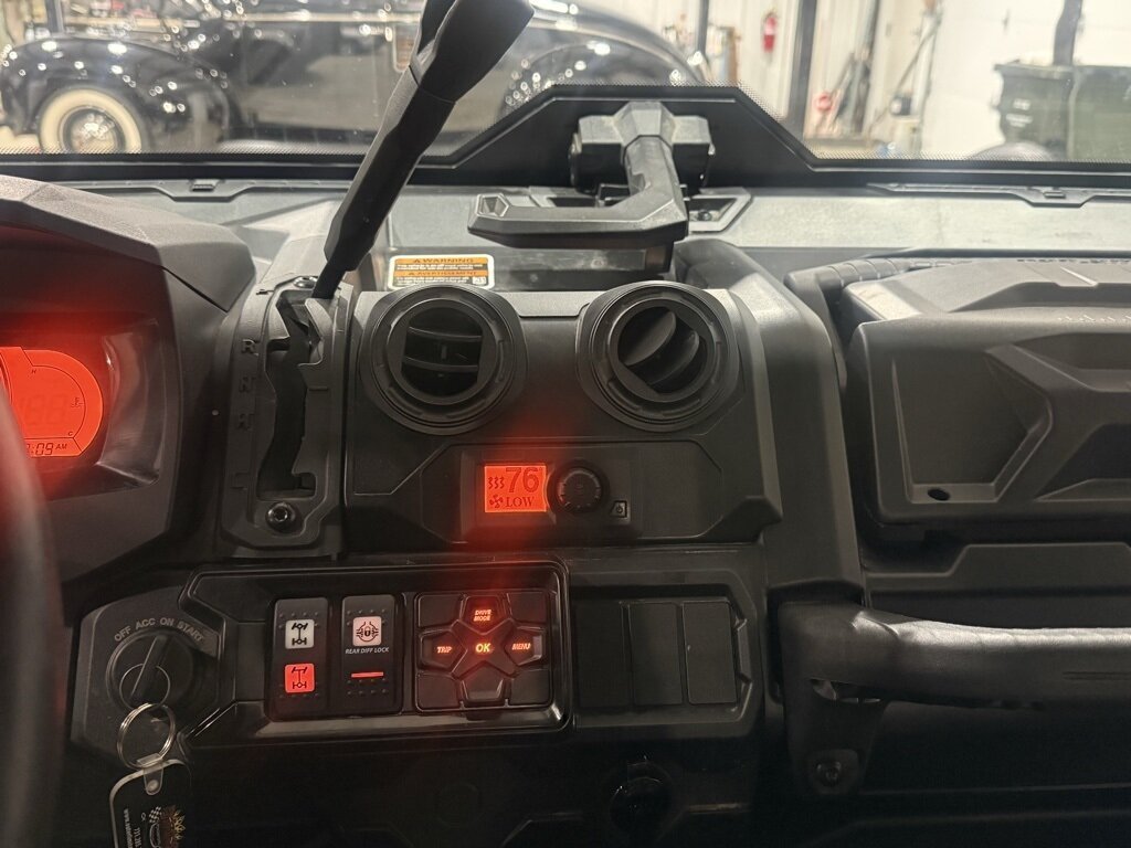 2021 Can-Am Defender Limited HD10   - Photo 13 - Martin, TN 38237