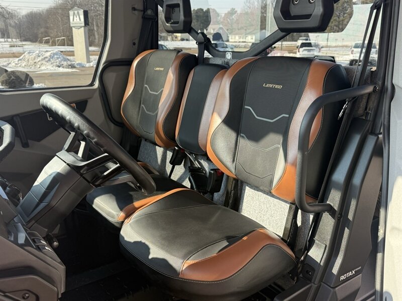 2021 Can-Am Defender Limited HD10   - Photo 2 - Martin, TN 38237