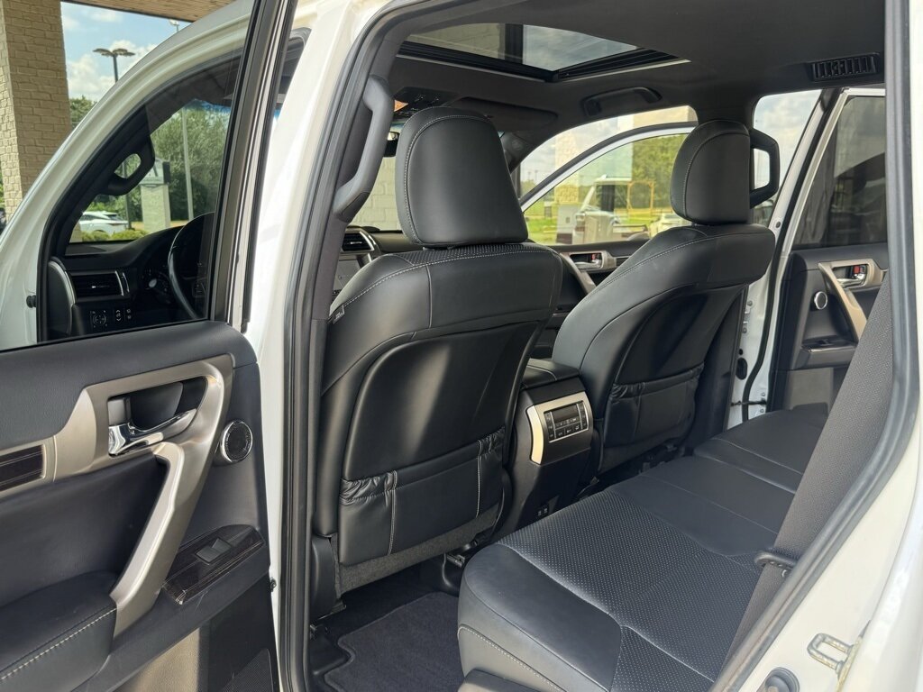2020 Lexus GX 460 460 Luxury   - Photo 38 - Martin, TN 38237