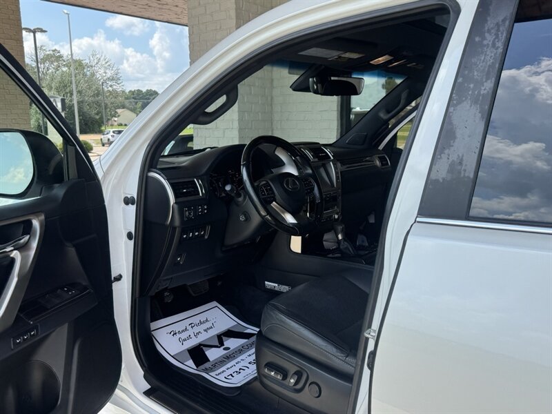 2020 Lexus GX 460 460 Luxury   - Photo 2 - Martin, TN 38237