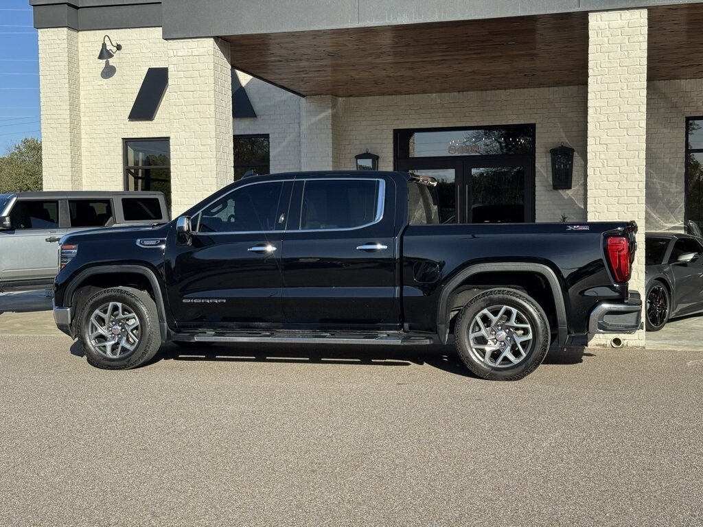 2023 GMC Sierra 1500 SLT   - Photo 8 - Martin, TN 38237