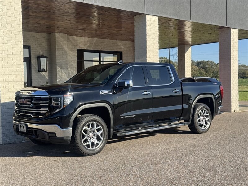 2023 GMC Sierra 1500 SLT   - Photo 4 - Martin, TN 38237