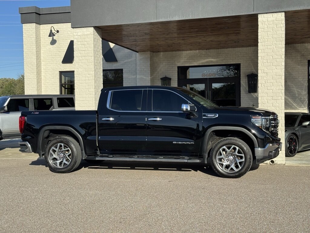 2023 GMC Sierra 1500 SLT   - Photo 18 - Martin, TN 38237