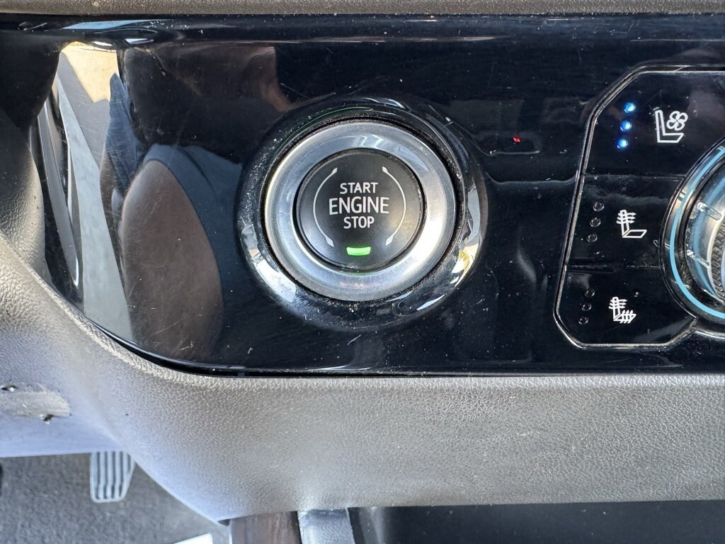 2023 GMC Sierra 1500 SLT   - Photo 33 - Martin, TN 38237