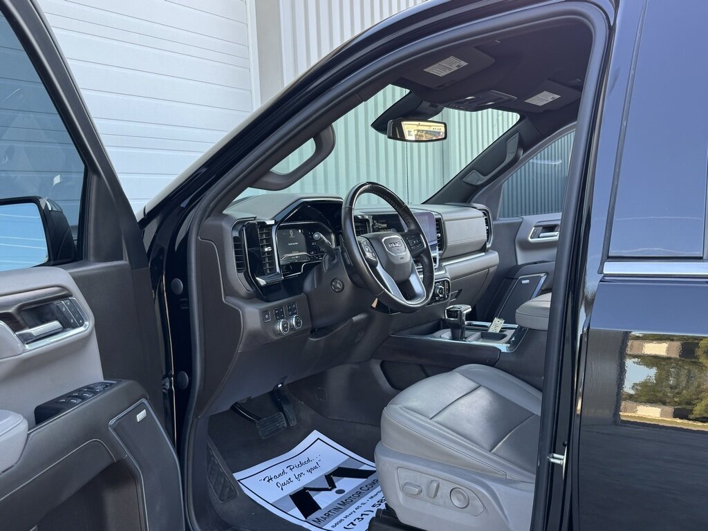 2023 GMC Sierra 1500 SLT   - Photo 22 - Martin, TN 38237
