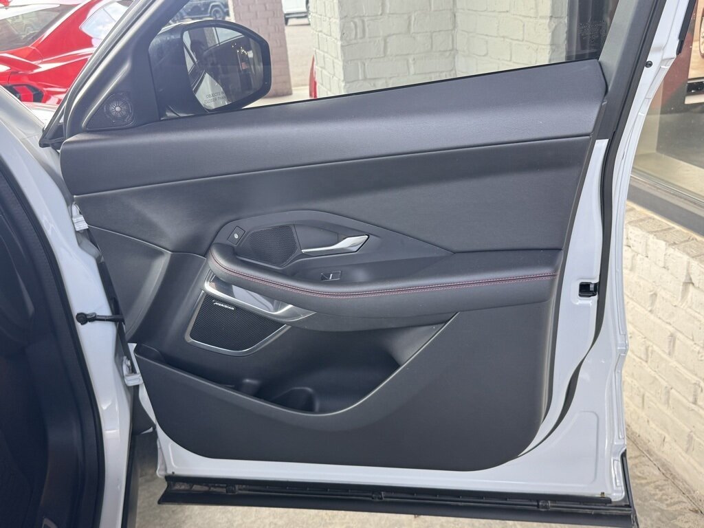2020 Jaguar E-PACE Checkered Flag Edition - Photo 45 - Martin, TN 38237