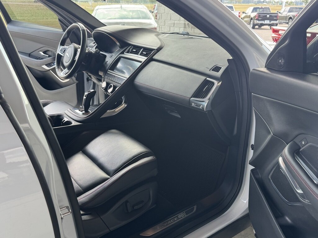 2020 Jaguar E-PACE Checkered Flag Edition - Photo 43 - Martin, TN 38237