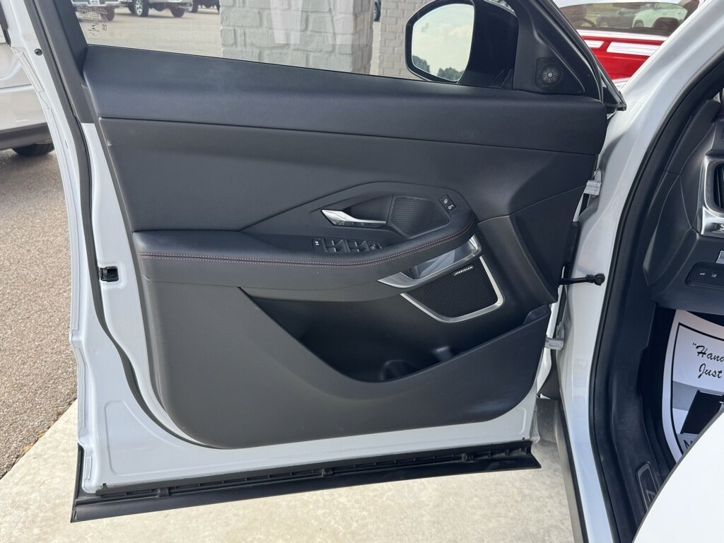 2020 Jaguar E-PACE Checkered Flag Edition - Photo 35 - Martin, TN 38237
