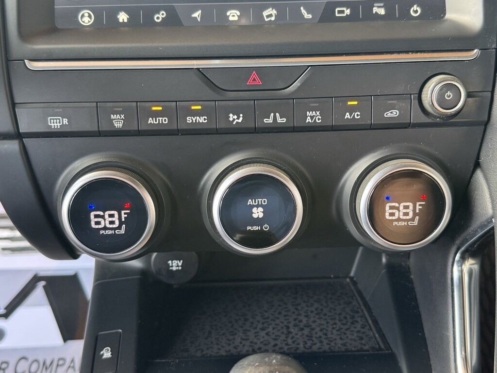 2020 Jaguar E-PACE Checkered Flag Edition - Photo 28 - Martin, TN 38237