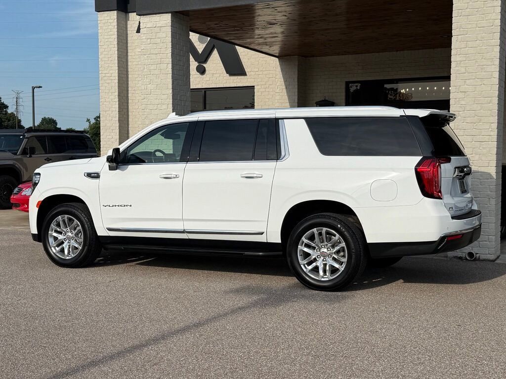 2023 GMC Yukon XL SLT   - Photo 6 - Martin, TN 38237