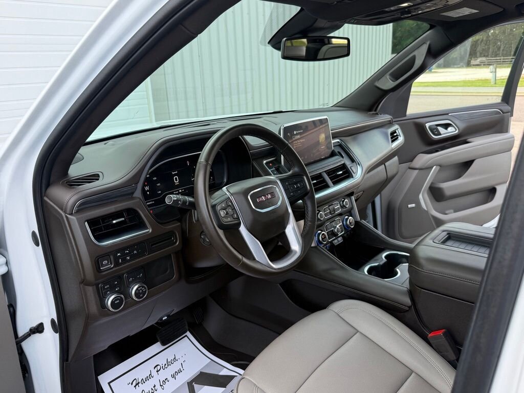 2023 GMC Yukon XL SLT   - Photo 16 - Martin, TN 38237