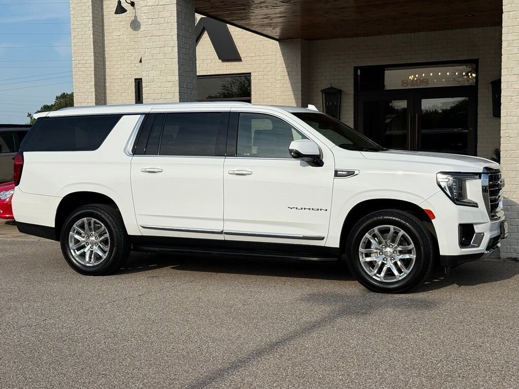 2023 GMC Yukon XL SLT   - Photo 10 - Martin, TN 38237