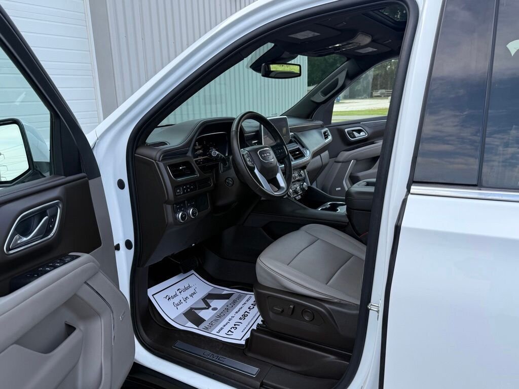 2023 GMC Yukon XL SLT   - Photo 14 - Martin, TN 38237