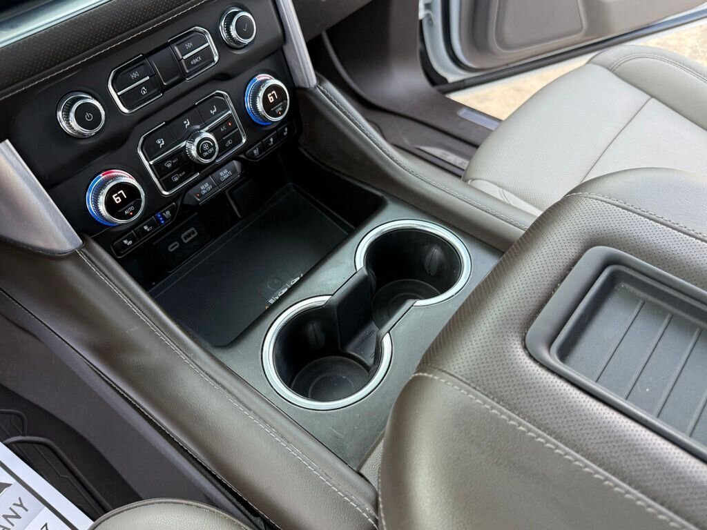 2023 GMC Yukon XL SLT   - Photo 26 - Martin, TN 38237