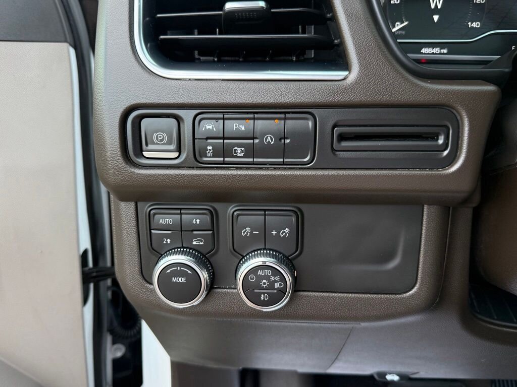 2023 GMC Yukon XL SLT   - Photo 21 - Martin, TN 38237