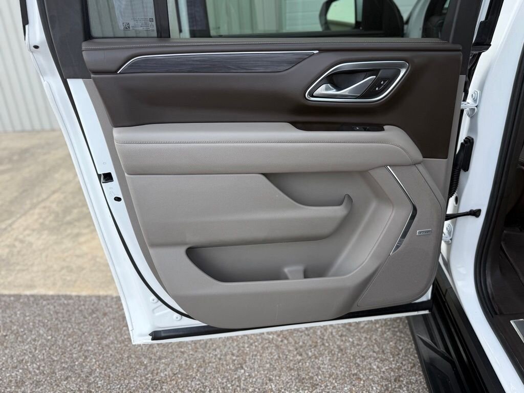 2023 GMC Yukon XL SLT   - Photo 35 - Martin, TN 38237