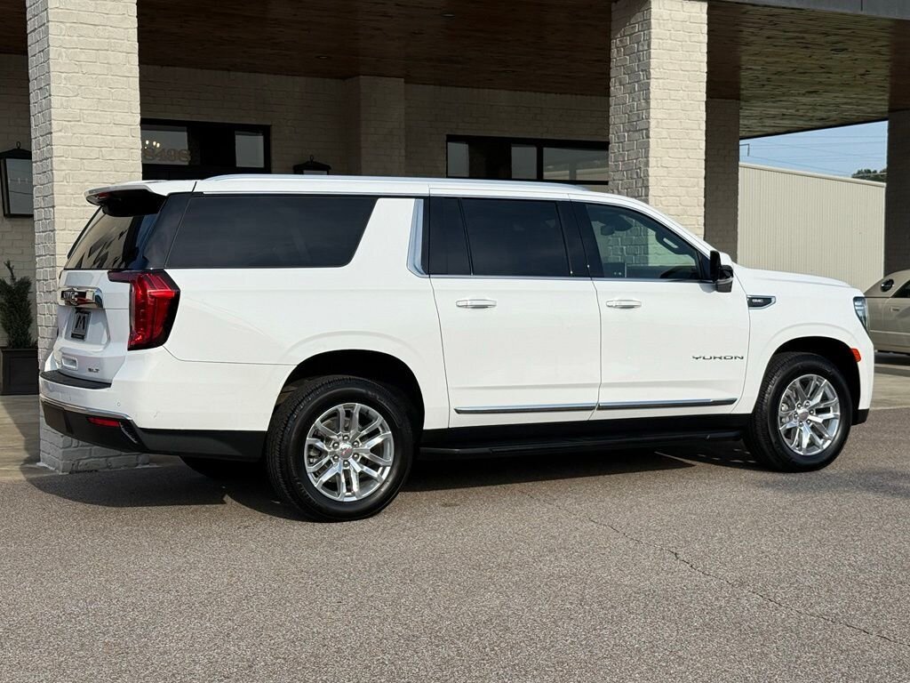 2023 GMC Yukon XL SLT   - Photo 12 - Martin, TN 38237