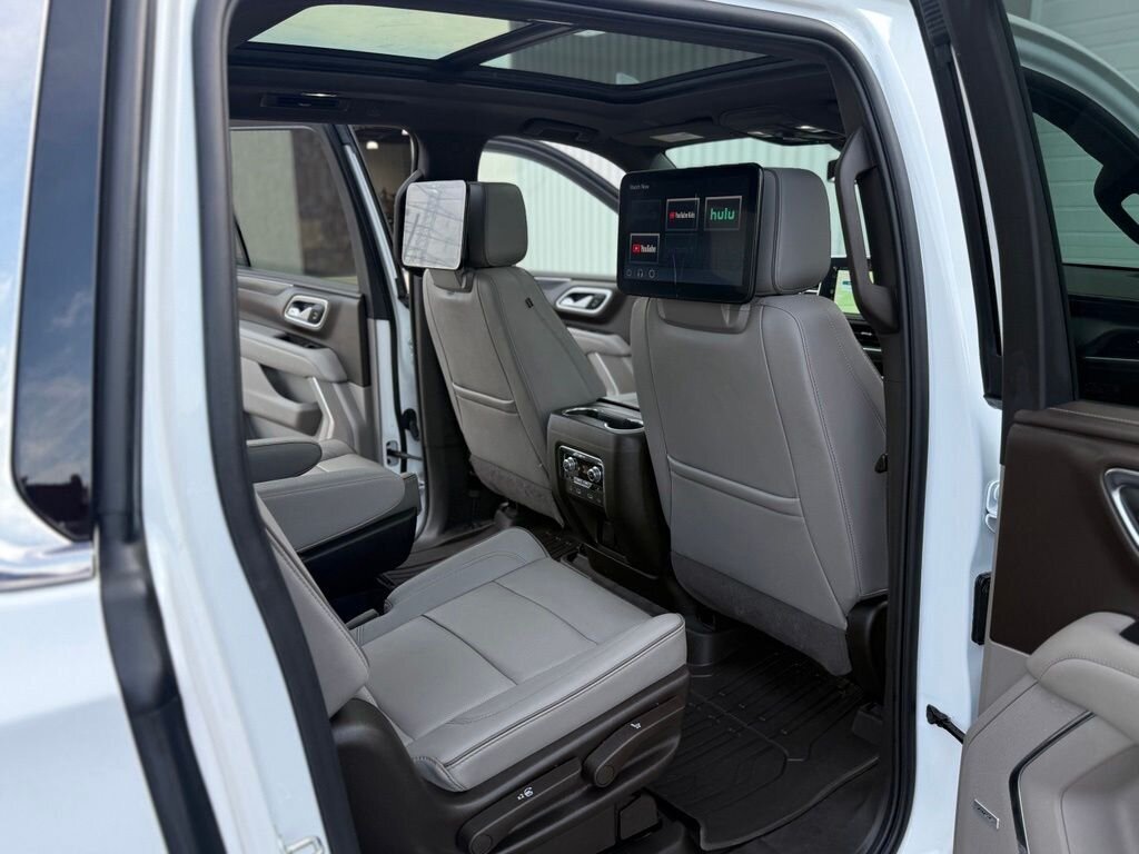 2023 GMC Yukon XL SLT   - Photo 36 - Martin, TN 38237