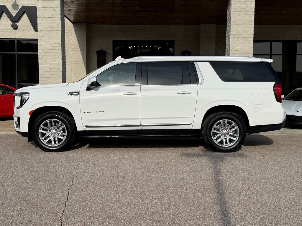 2023 GMC Yukon XL SLT   - Photo 5 - Martin, TN 38237