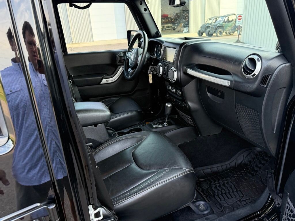 2014 Jeep Wrangler Unlimited Unlimited Sahara - Photo 30 - Martin, TN 38237
