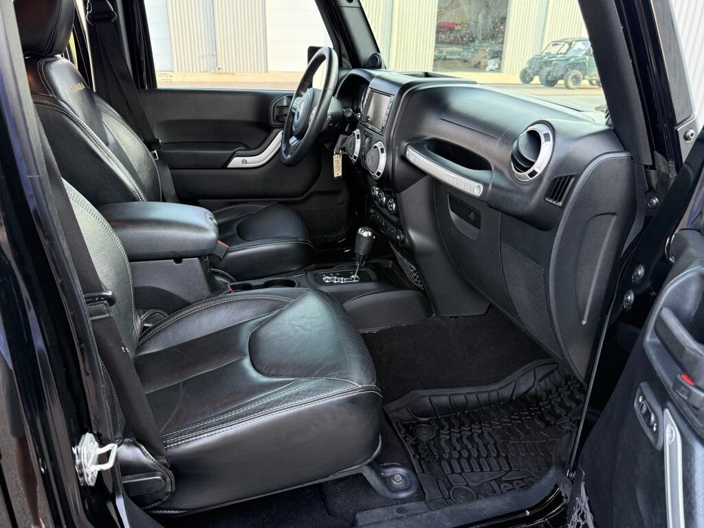 2014 Jeep Wrangler Unlimited Unlimited Sahara - Photo 31 - Martin, TN 38237