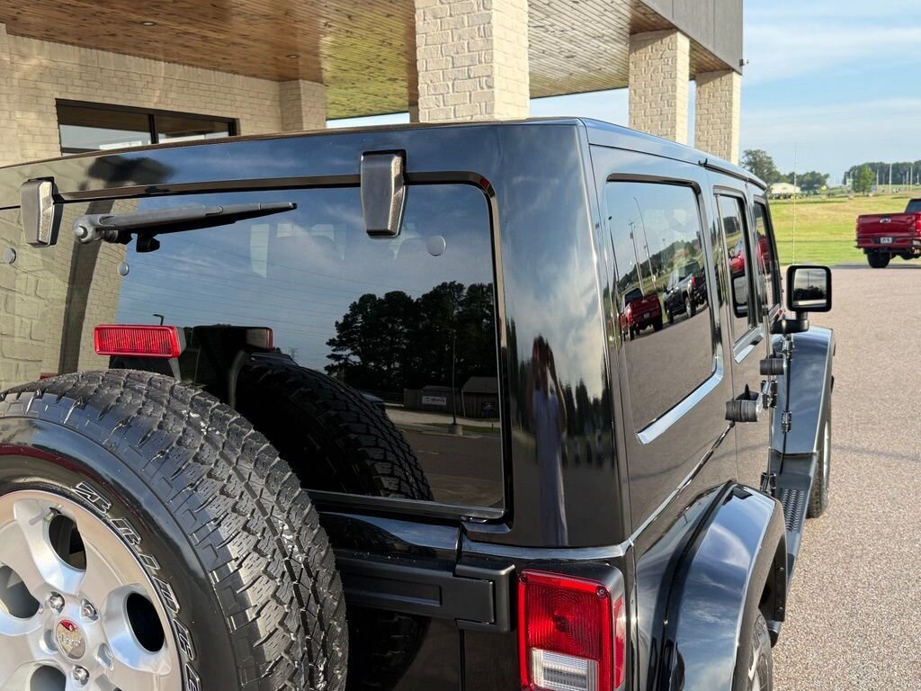 2014 Jeep Wrangler Unlimited Unlimited Sahara - Photo 9 - Martin, TN 38237