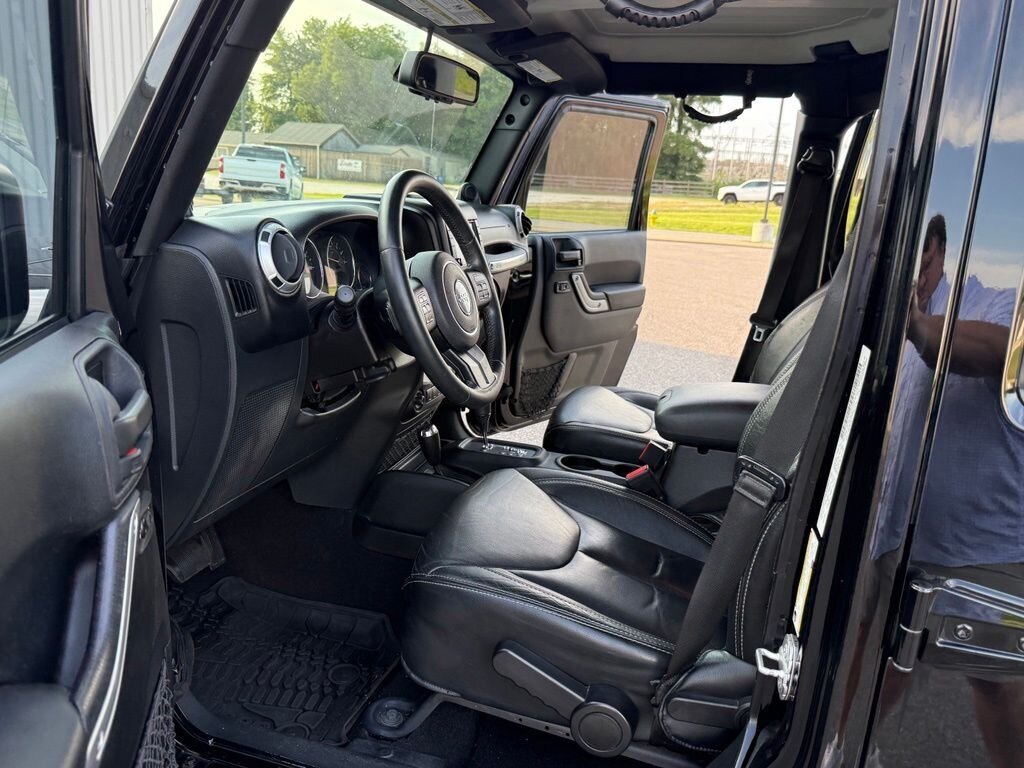 2014 Jeep Wrangler Unlimited Unlimited Sahara - Photo 16 - Martin, TN 38237
