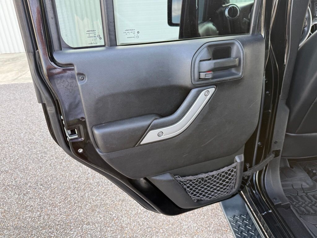 2014 Jeep Wrangler Unlimited Unlimited Sahara - Photo 27 - Martin, TN 38237