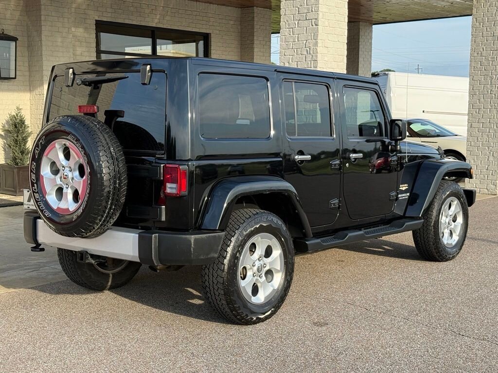 2014 Jeep Wrangler Unlimited Unlimited Sahara - Photo 6 - Martin, TN 38237