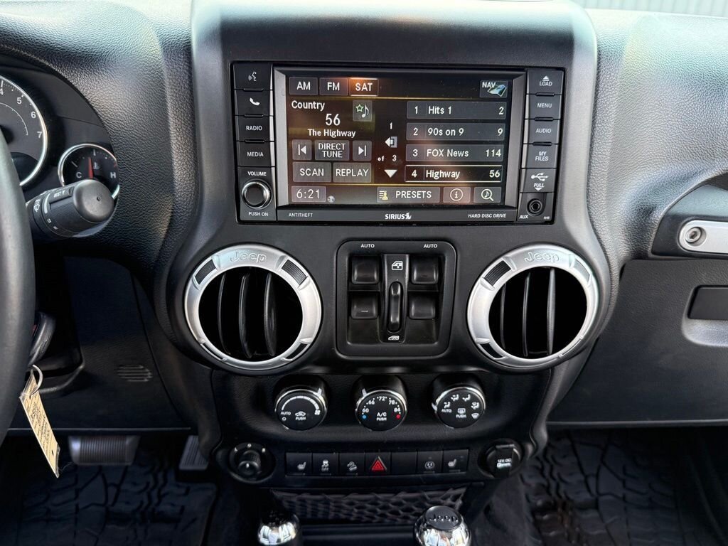 2014 Jeep Wrangler Unlimited Unlimited Sahara - Photo 20 - Martin, TN 38237