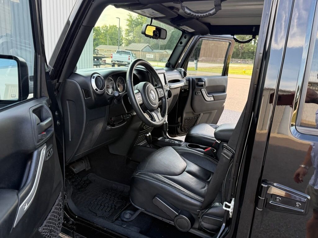 2014 Jeep Wrangler Unlimited Unlimited Sahara - Photo 15 - Martin, TN 38237