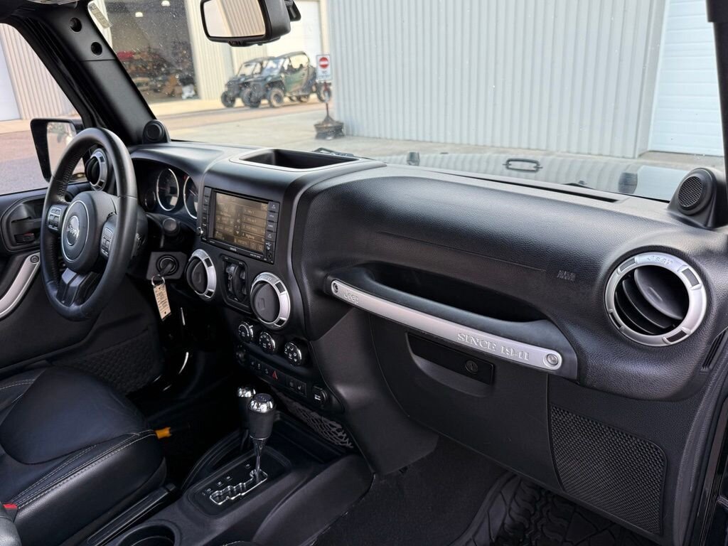 2014 Jeep Wrangler Unlimited Unlimited Sahara - Photo 33 - Martin, TN 38237