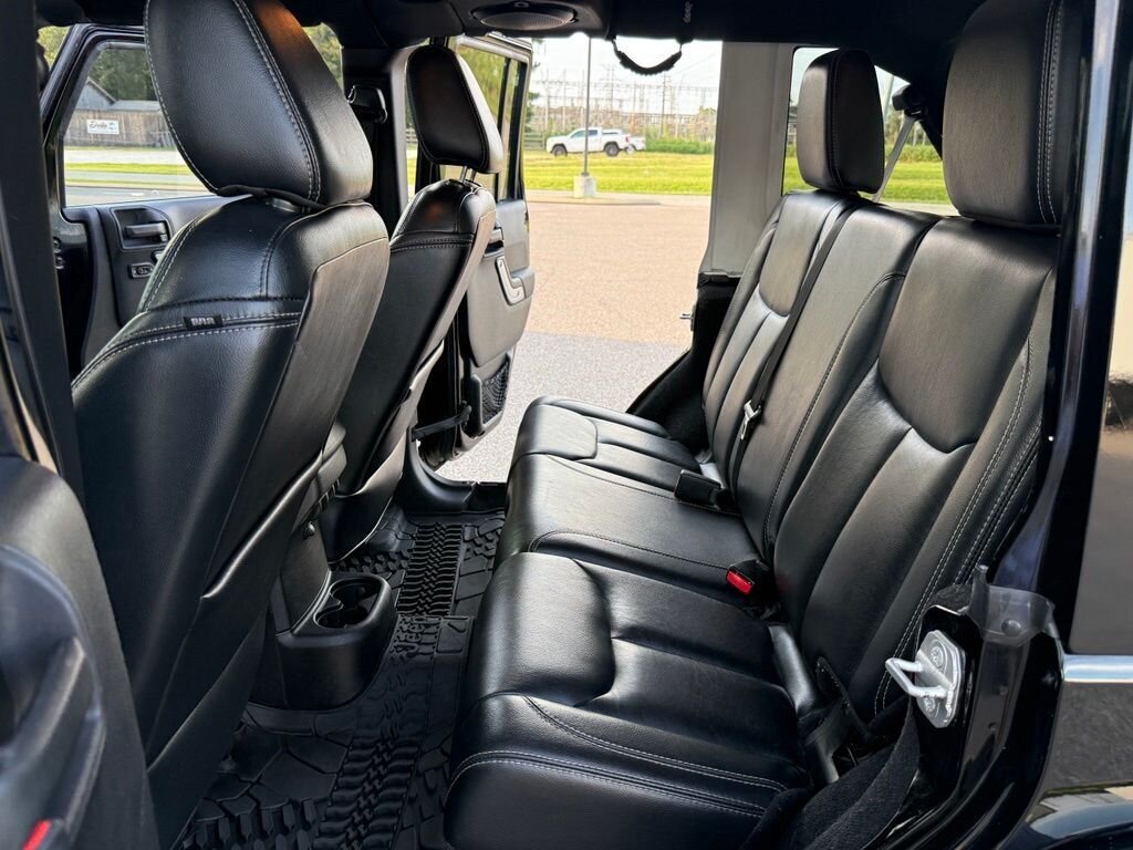2014 Jeep Wrangler Unlimited Unlimited Sahara - Photo 26 - Martin, TN 38237