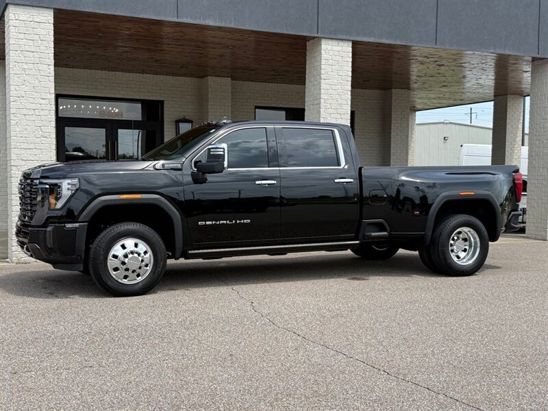 2024 GMC Sierra 3500HD Denali Ultimate   - Photo 4 - Martin, TN 38237