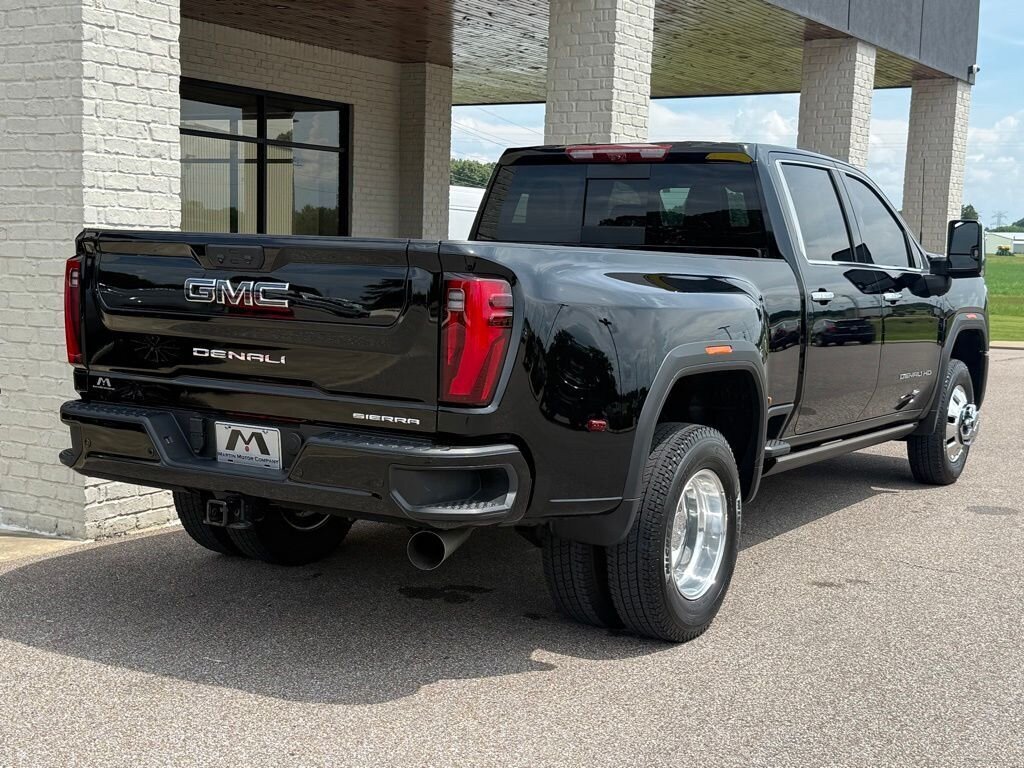 2024 GMC Sierra 3500HD Denali Ultimate   - Photo 16 - Martin, TN 38237