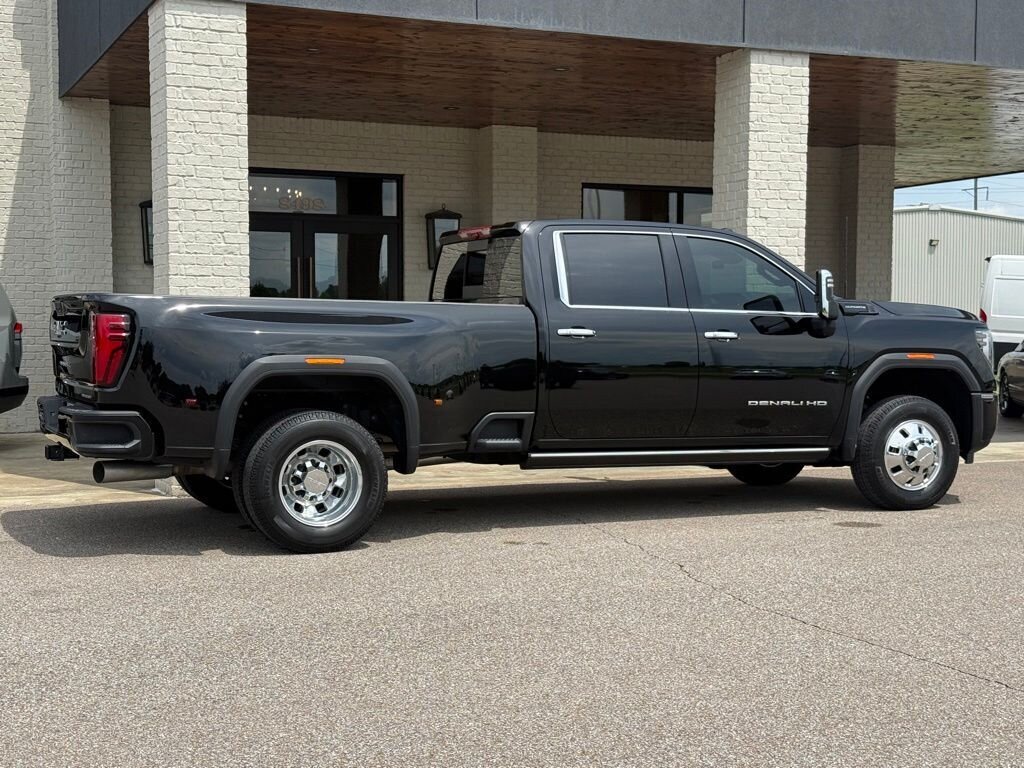 2024 GMC Sierra 3500HD Denali Ultimate   - Photo 14 - Martin, TN 38237