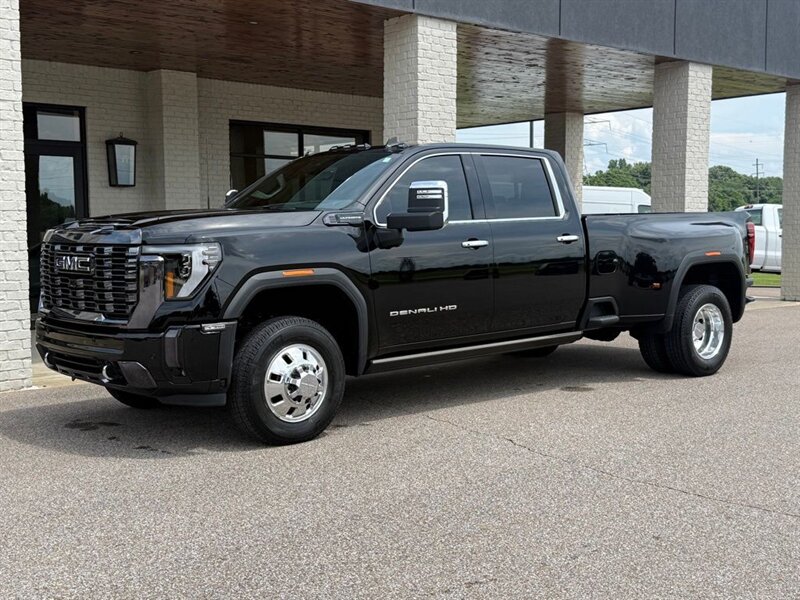 2024 GMC Sierra 3500HD Denali Ultimate   - Photo 3 - Martin, TN 38237